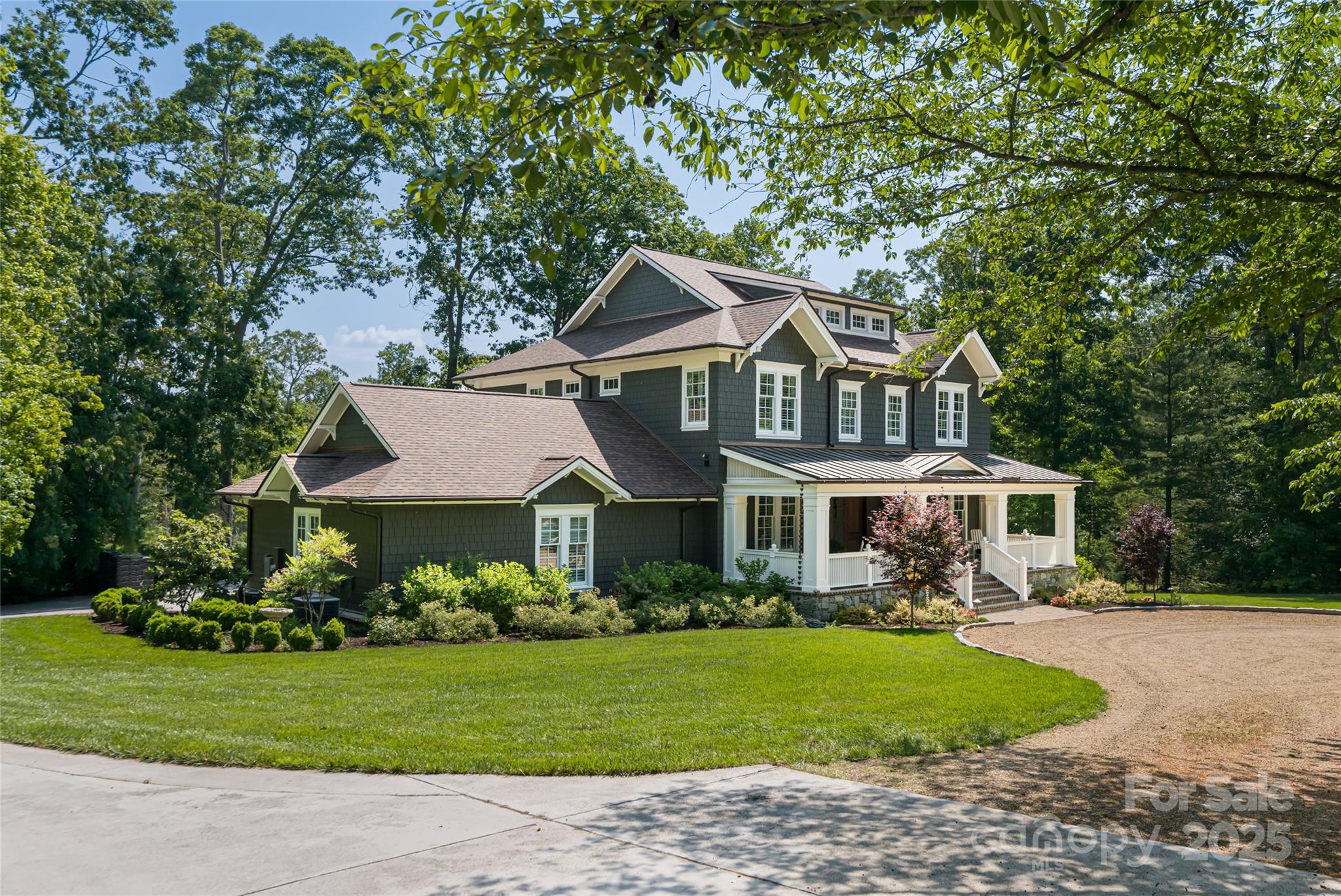 1 Cedar Chine Drive