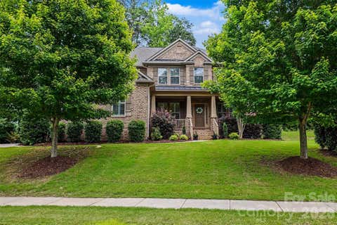 Photo of 16524 Crosshaven Drive, Charlotte, NC 28278 (MLS # 4388535)