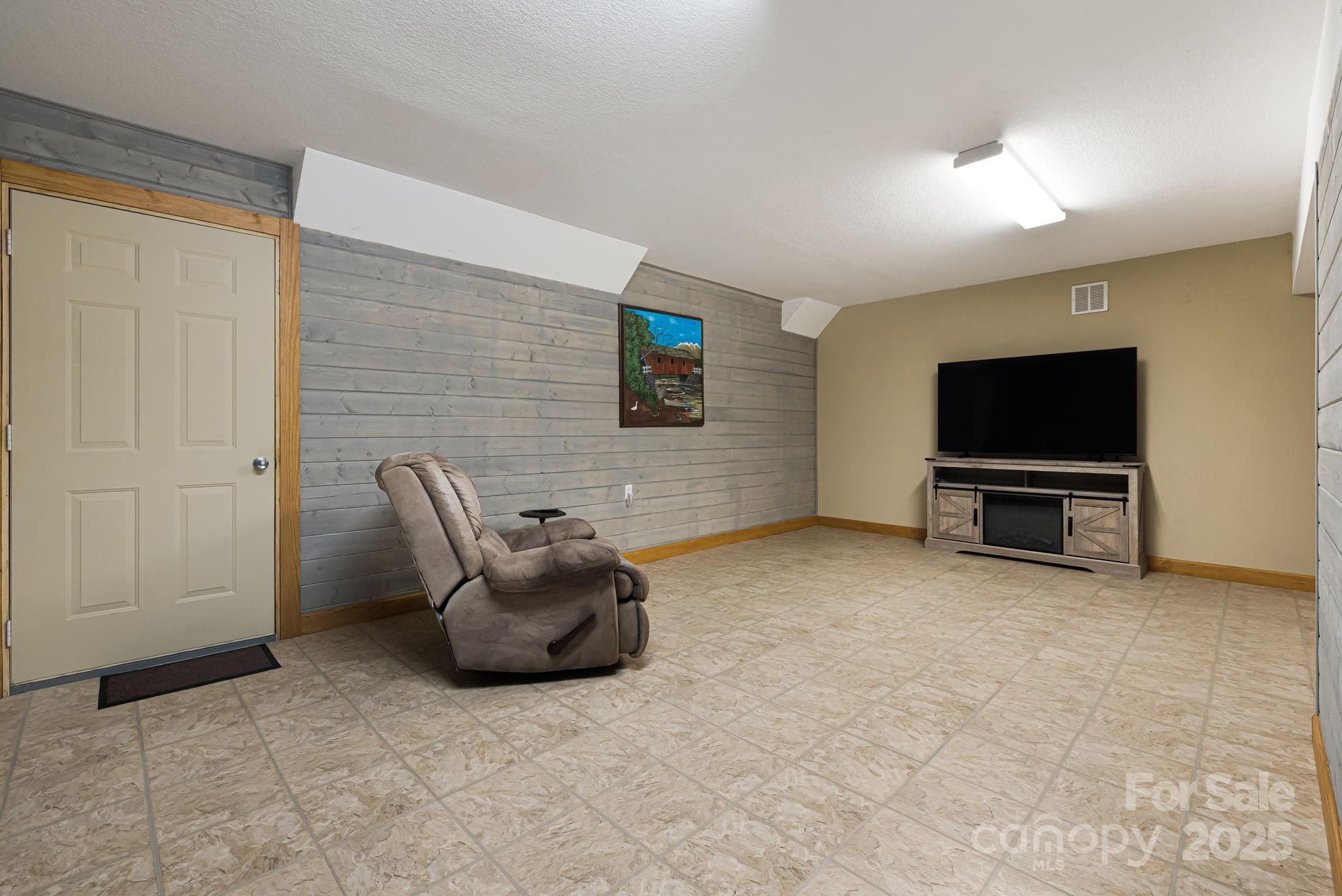 Three Quarter Creek Acres - Residential