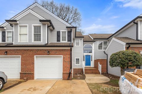 Photo of 8745 Fox Chase Lane, Charlotte, NC 28269 (MLS # 4348893)