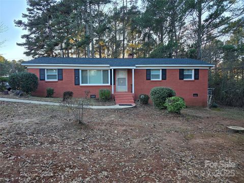 Photo of 38 Morningside Lane, Wadesboro, NC 28170 (MLS # 4329462)