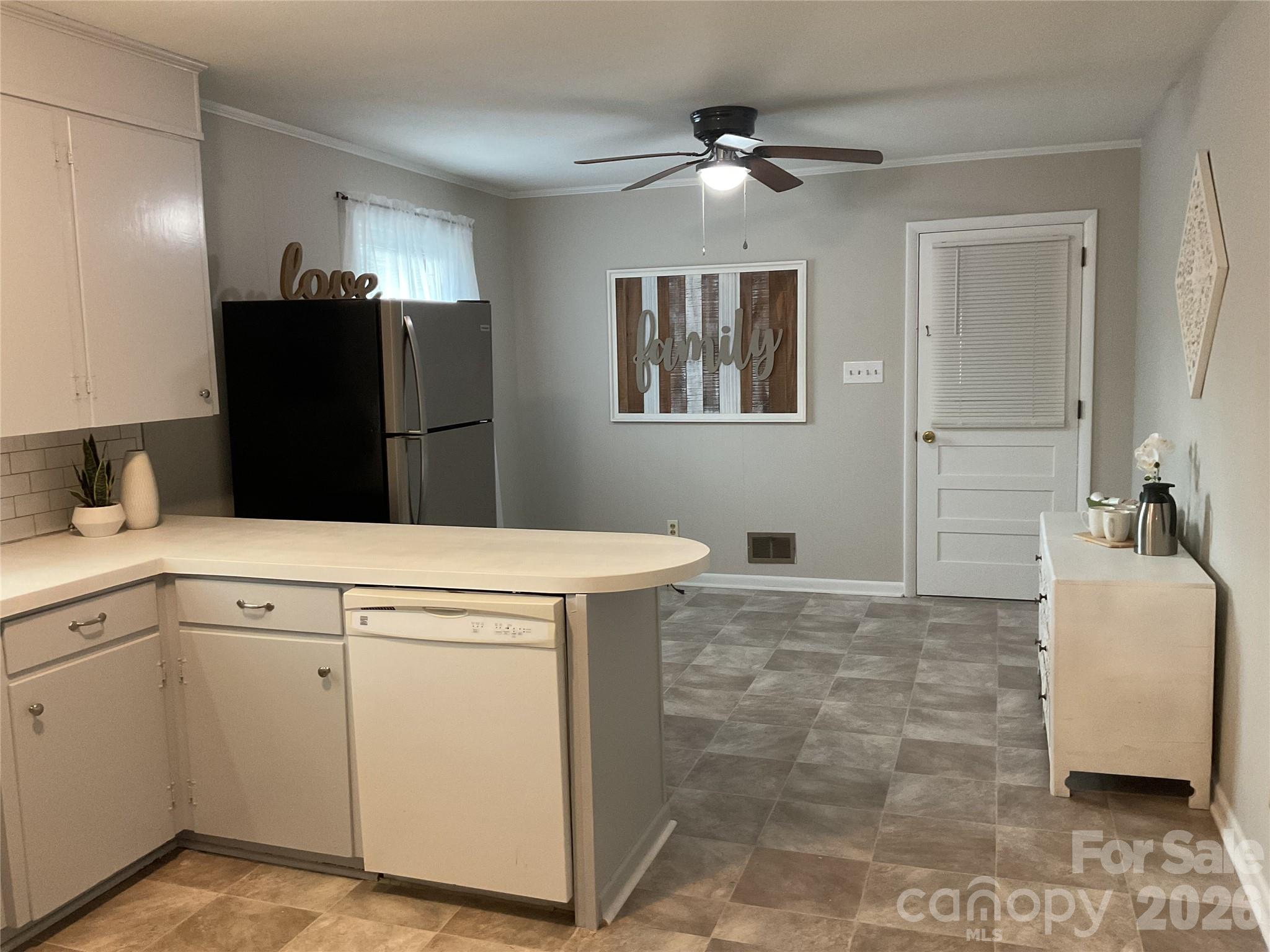 2132 14th Avenue Drive NE