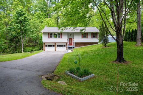 15 Heather Lane Fairview NC 28730