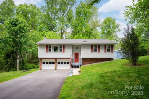 15 Heather Lane Fairview NC 28730