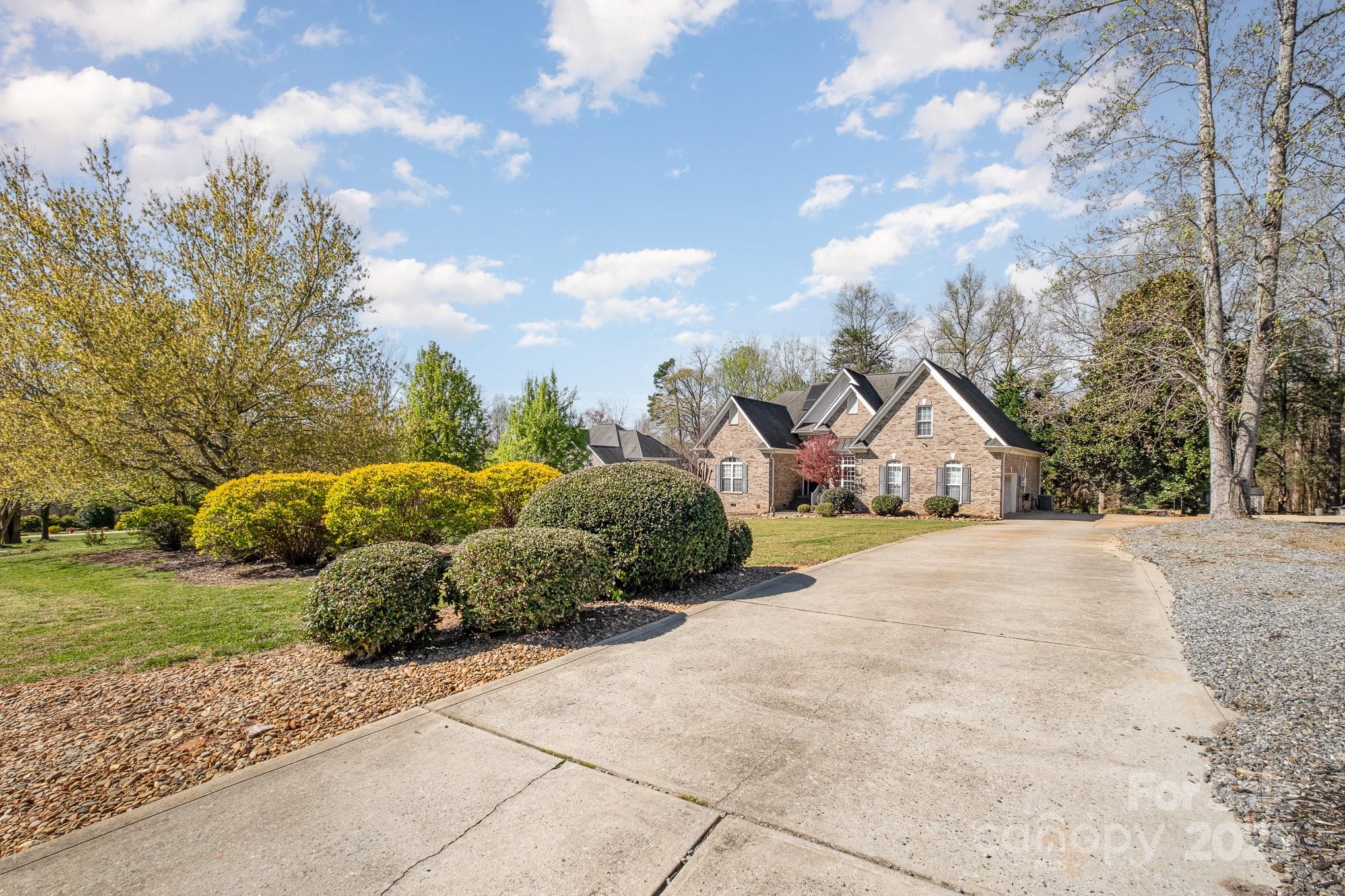 124 Cedar Woods Drive