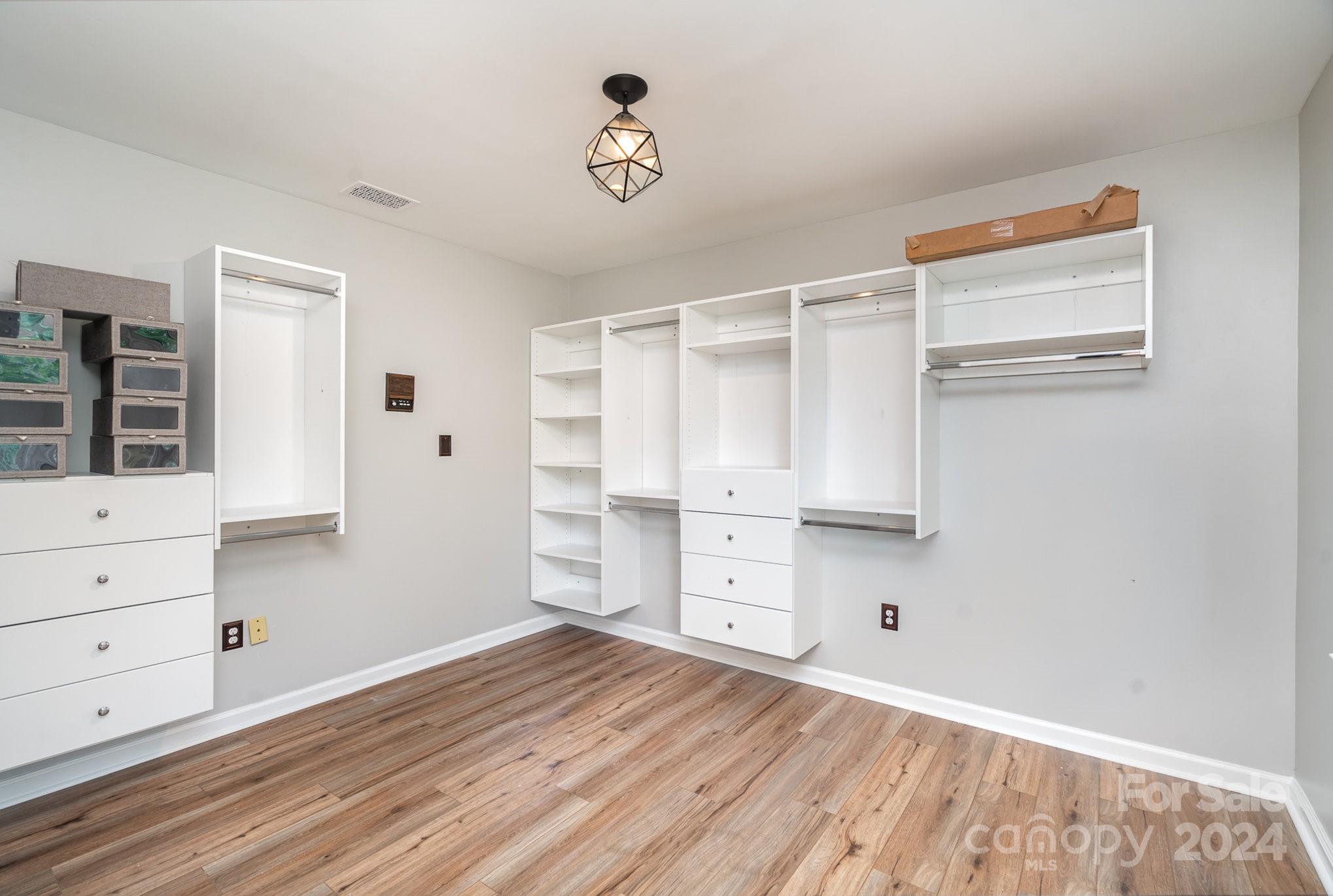 Mintwood Place - Residential