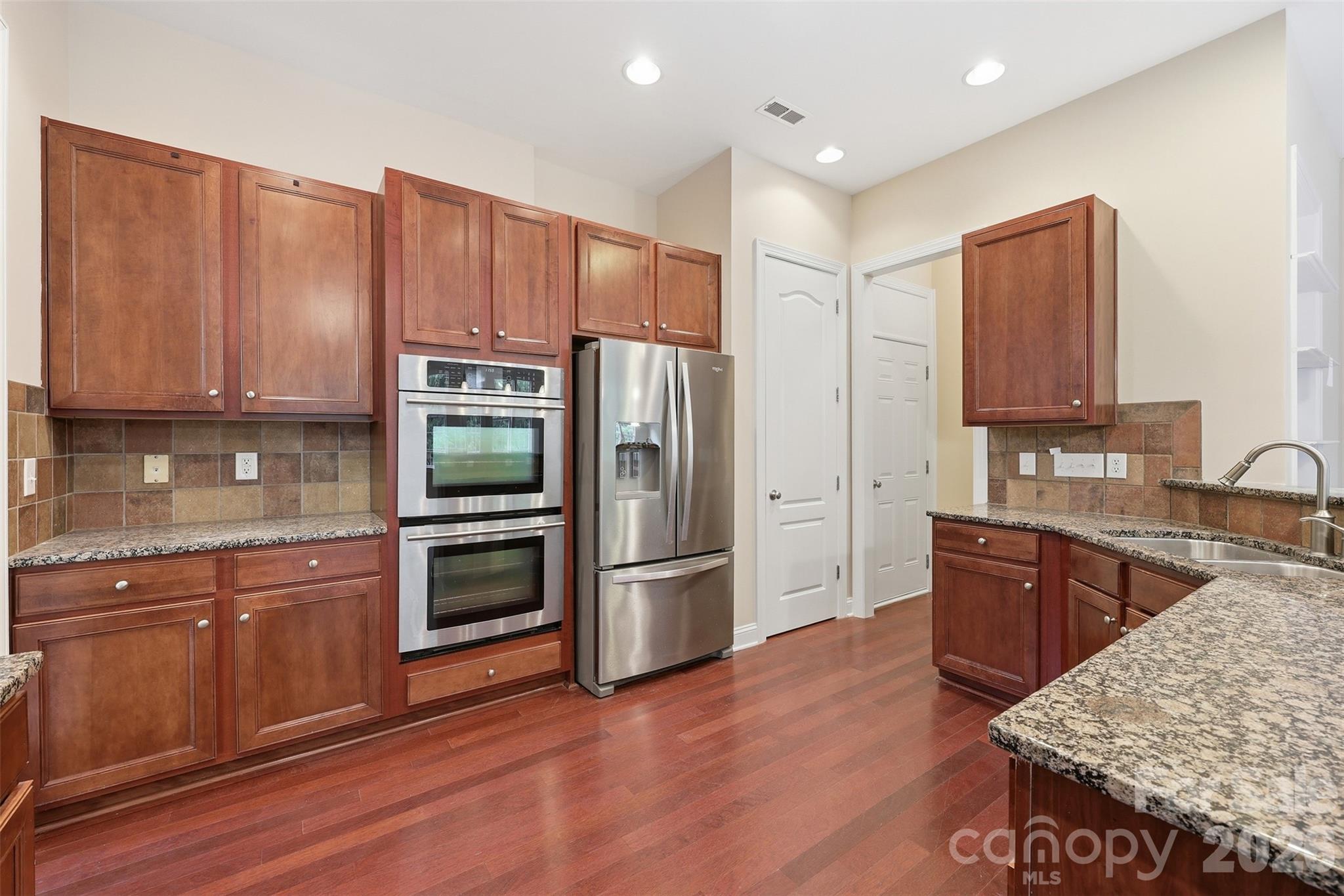 878 Treasure Court