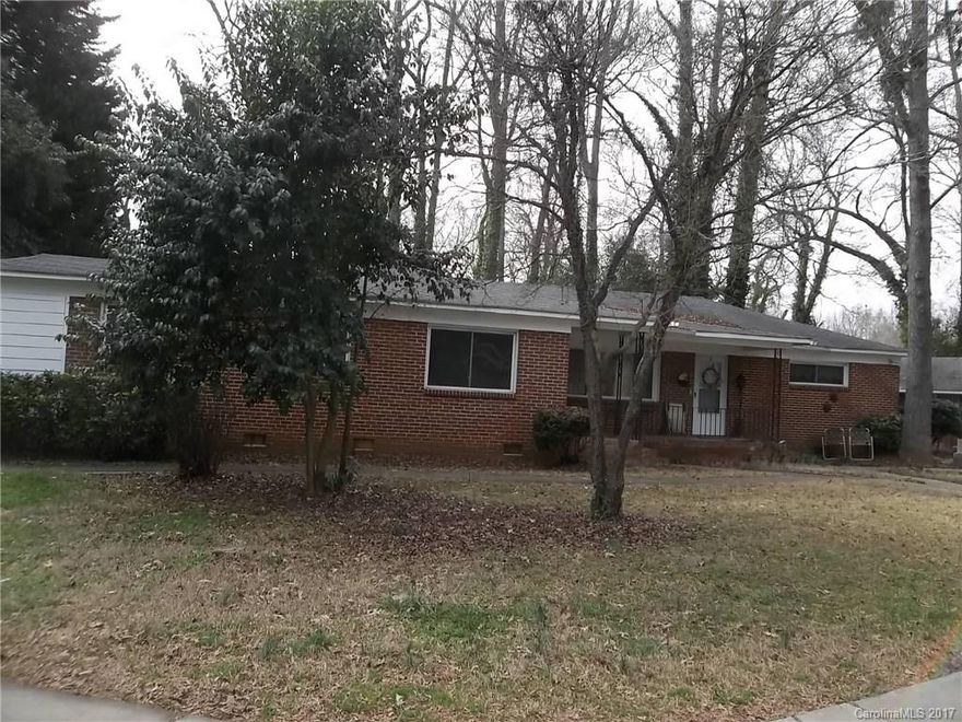 Great Myers Park location! Adjacent to the Greenway.  Hardwood Floors, Washer/Dryer connections inside unit.  Outside storage closet for extra storage.  (Unit is in FEMA designated floodplain)