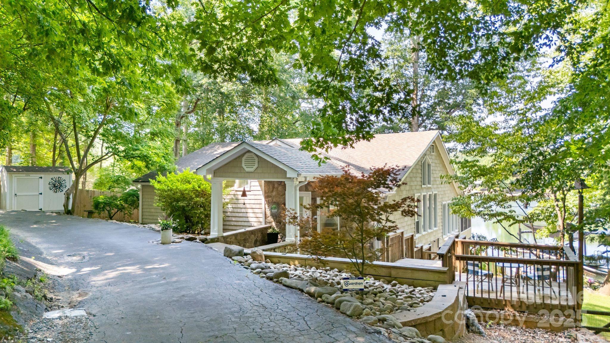 208 Island View Road