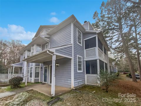6041 Pinebark Court Charlotte NC 28212