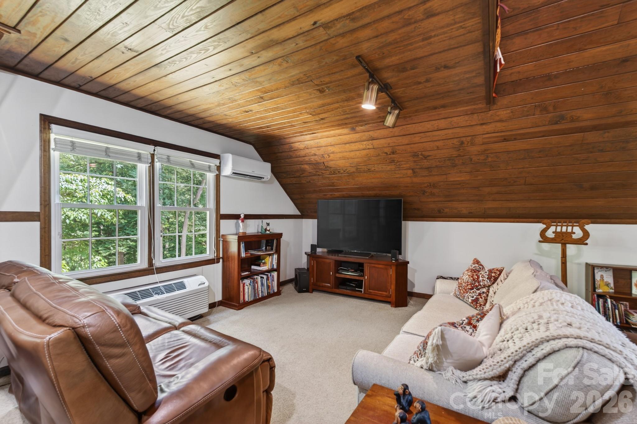 Olde Williamsburg - Residential