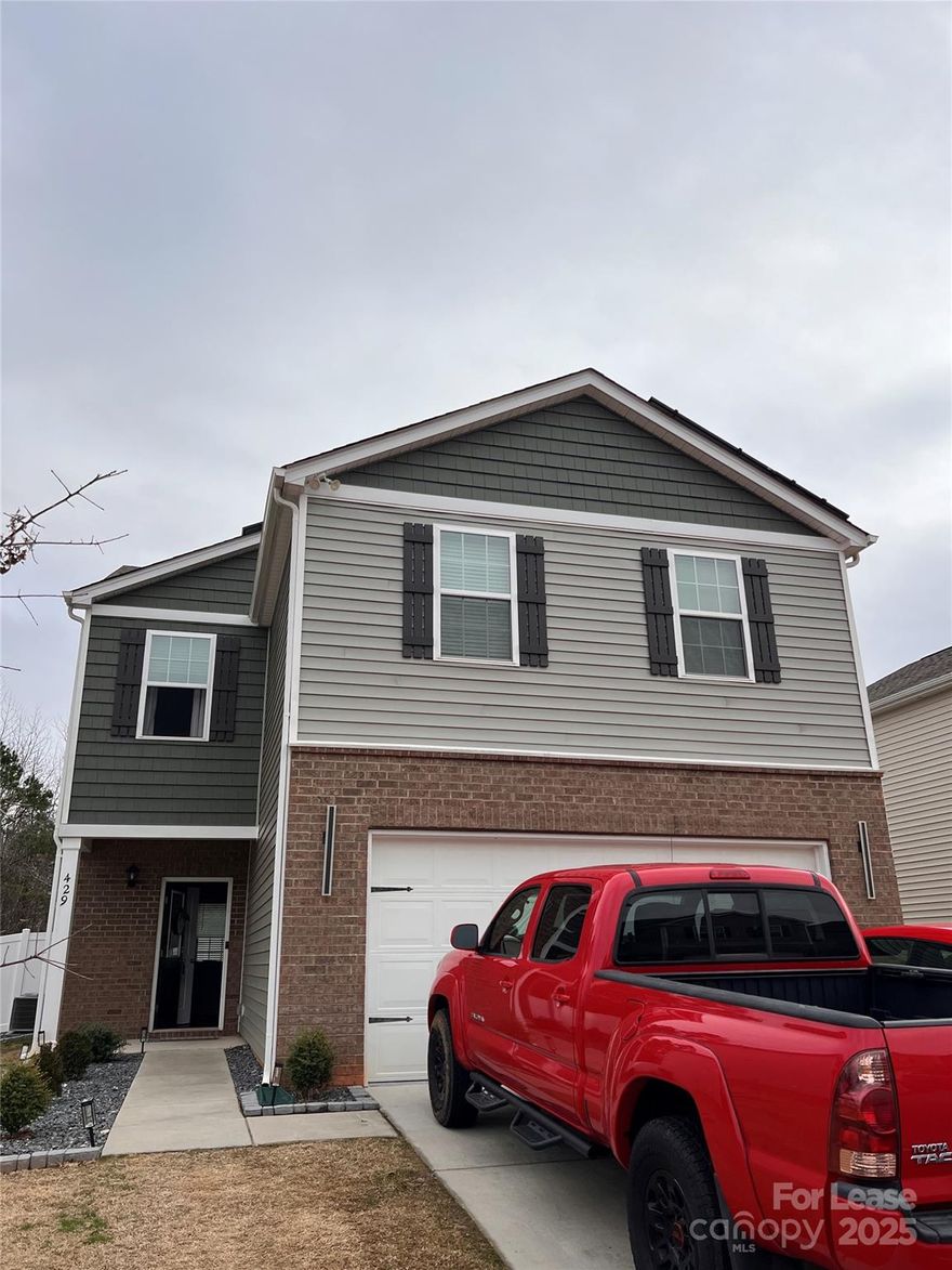 This beautiful home is located in the quiet Boshamer Farms neighborhood. This open floor plan offers 4 bedrooms and 2 and a 1/2  bathrooms, laminate wood floors in Living room, dining room and kitchen The kitchen features recessed lighting, stainless steel appliances (including a gas range), granite countertops, and subway tile backsplash, a large island and walk-in pantry. Upstairs you will find the spacious master bedroom with walk-in closet & a private en-suite bathroom with dual vanity Two more bedrooms upstairs and a full bathroom and laundry room.The rest of the bedrooms are also spacious in size & the laundry room is located upstairs w/ the bedrooms. Fenced Backyard.