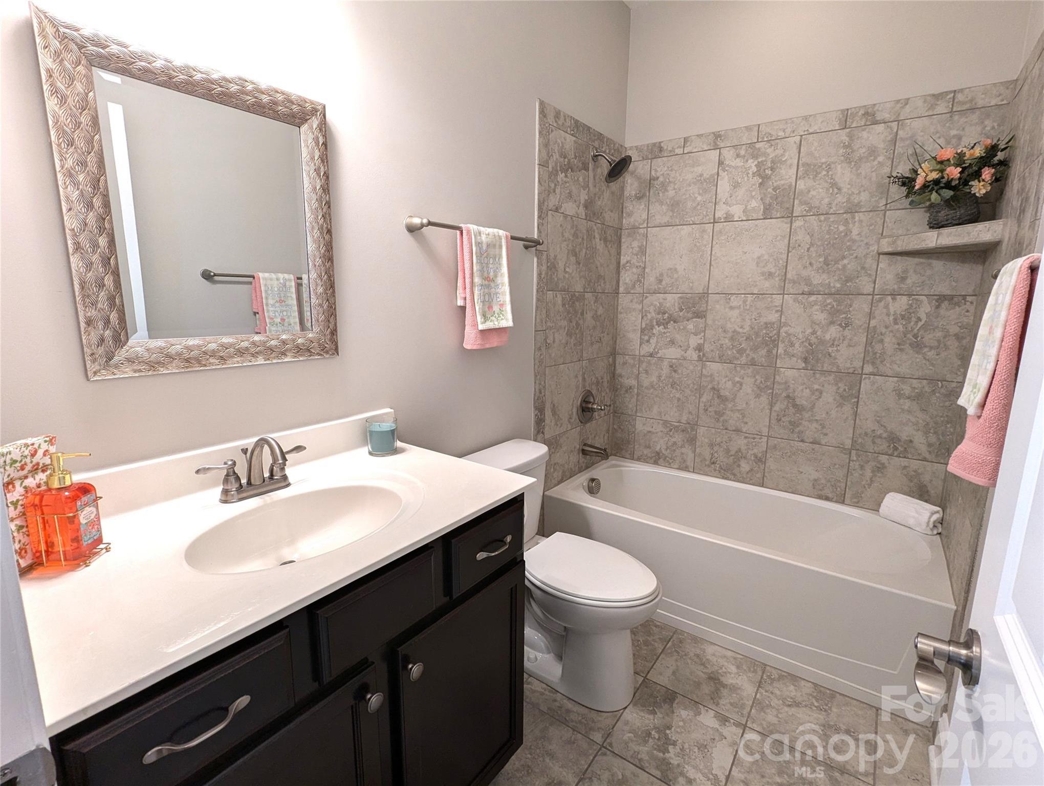 The Courtyards at Emerald Lake - Residential