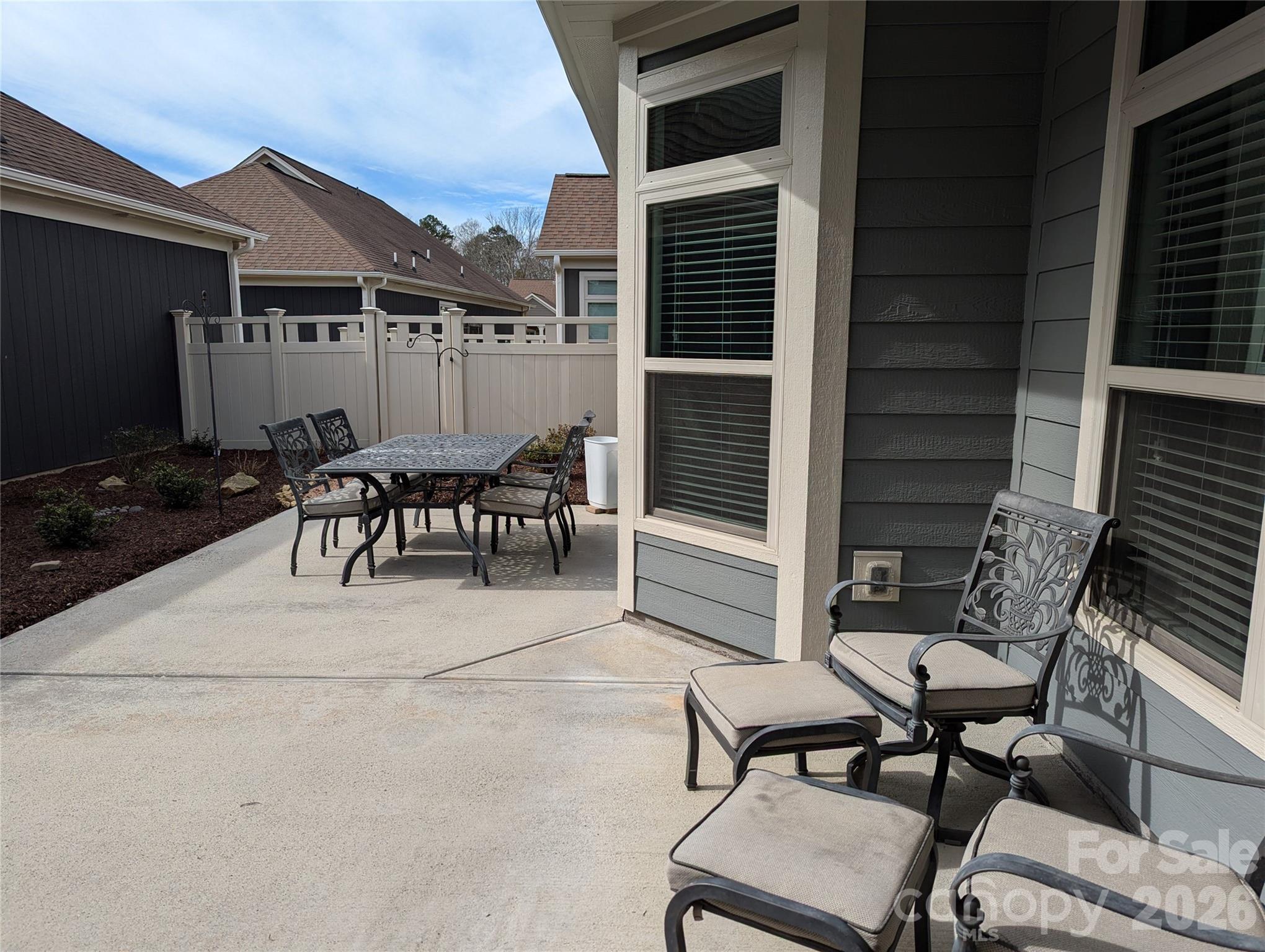 The Courtyards at Emerald Lake - Residential