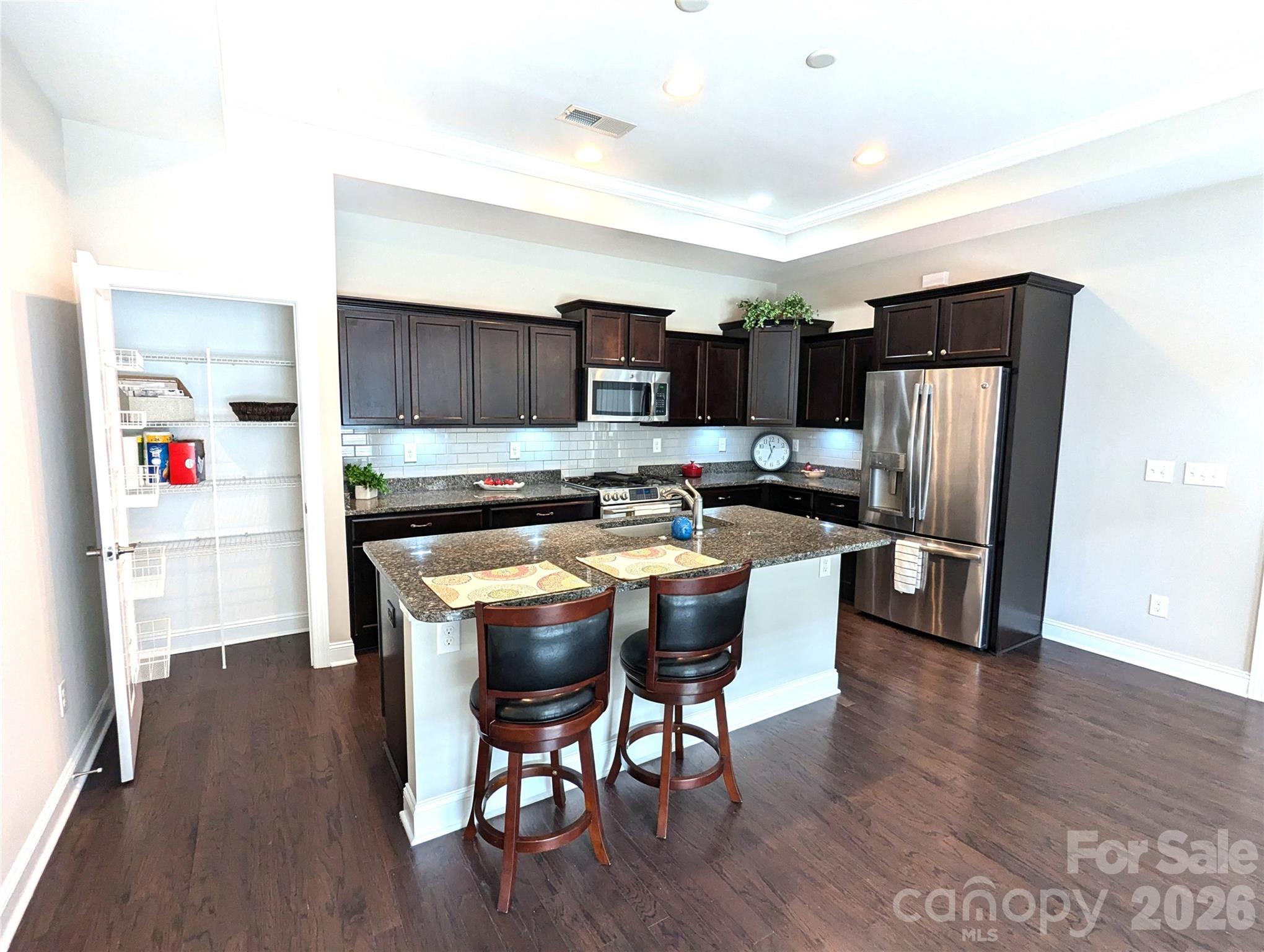 The Courtyards at Emerald Lake - Residential