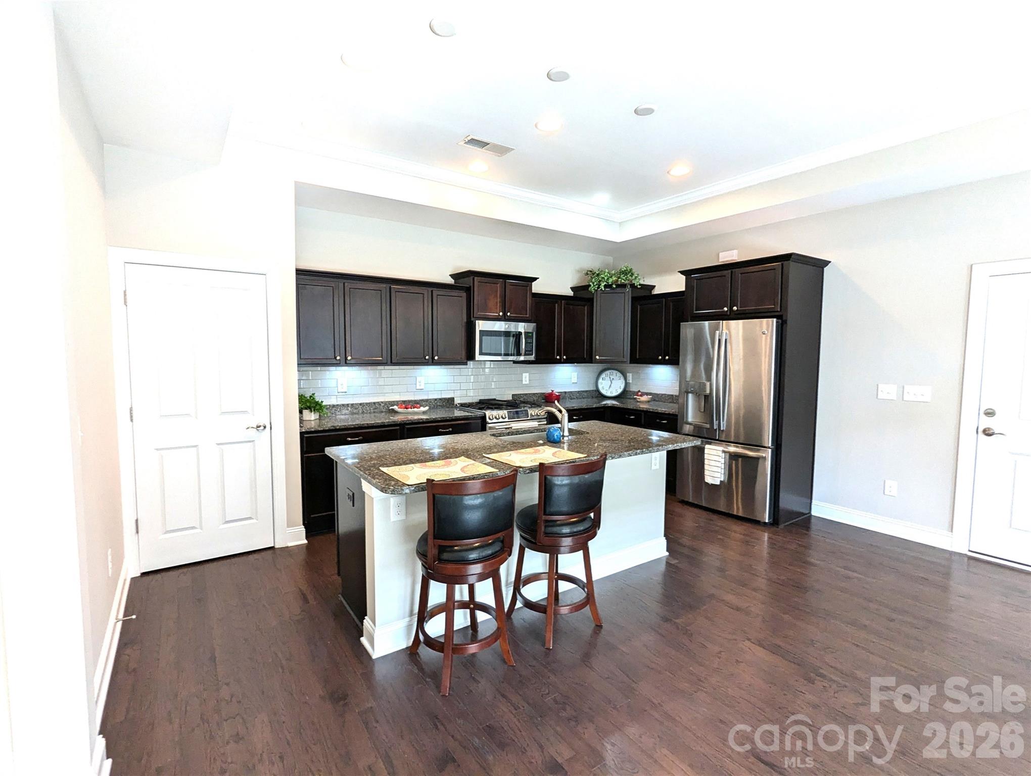 The Courtyards at Emerald Lake - Residential