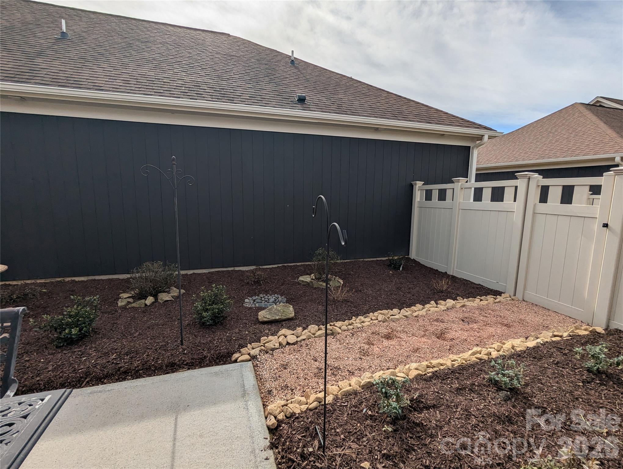The Courtyards at Emerald Lake - Residential