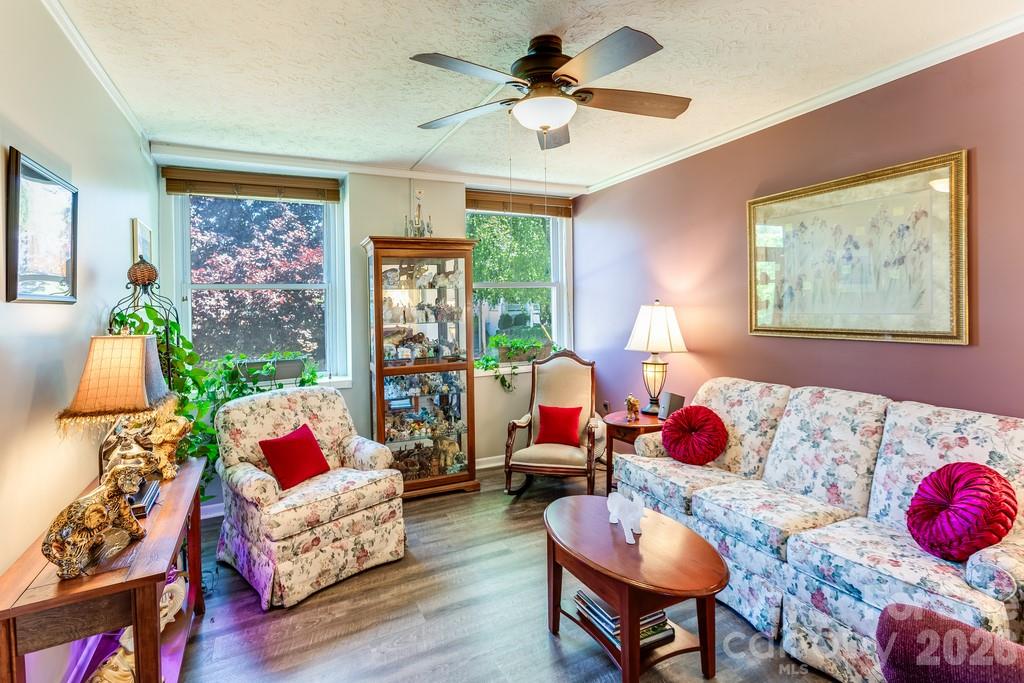622 S Haywood Street 102