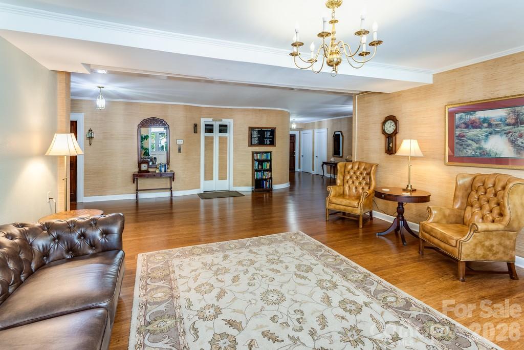 622 S Haywood Street 102