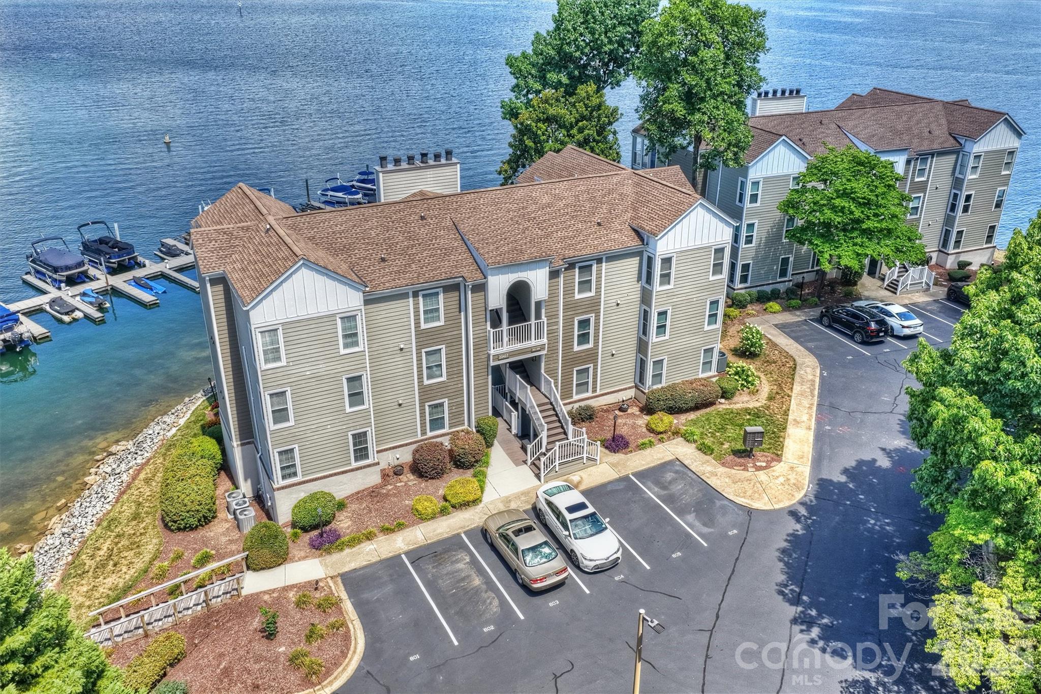 20427 Harborgate Court 606