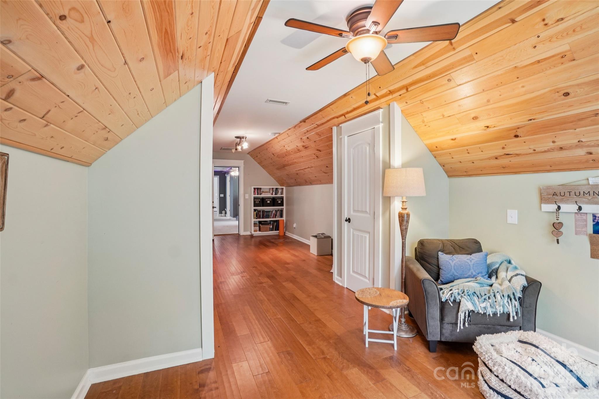 Hickory Falls - Residential