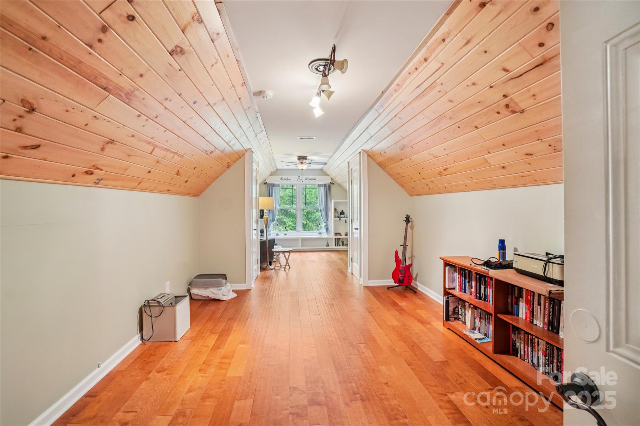 Hickory Falls - Residential