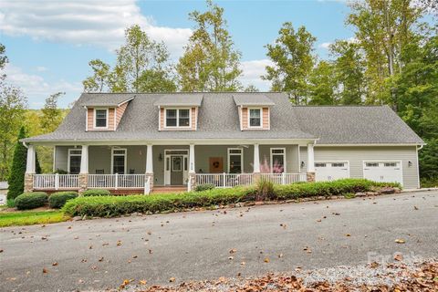 Photo of 813 Beech Tree Place, Hendersonville, NC 28792 (MLS # 4309687)
