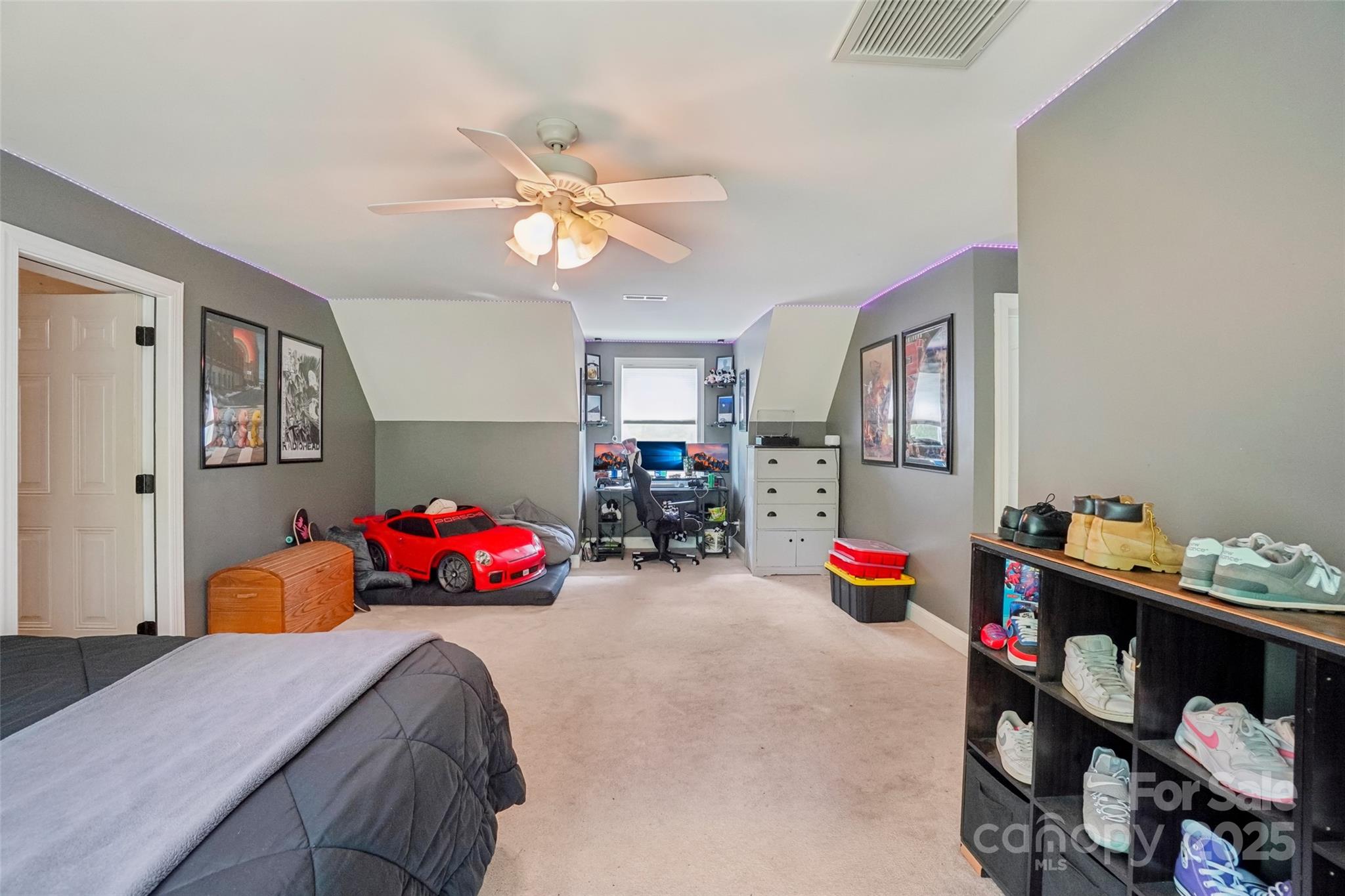 Hickory Falls - Residential