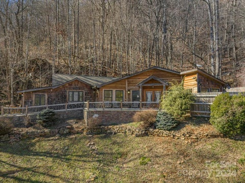 Photo for 75 Mountainside Road
