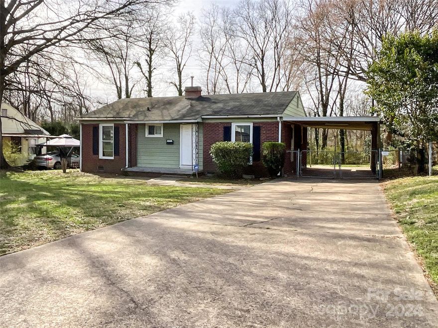 Indulge in the epitome of urban living at this 3 beds, 1 bath home in Charlotte, NC. This sleek and stylish residence effortlessly blends modern design with practicality. Open-concept interiors bathe in natural light, offering versatile spaces for living and entertaining. A gourmet kitchen beckons culinary enthusiasts, while the master suite provides a luxurious escape. Step into your private outdoor haven, and relish the convenience of prime urban living with easy access to Charlotte's vibrant amenities. Elevate your lifestyle at 3015 Remington St, where sophistication meets comfort in every detail.