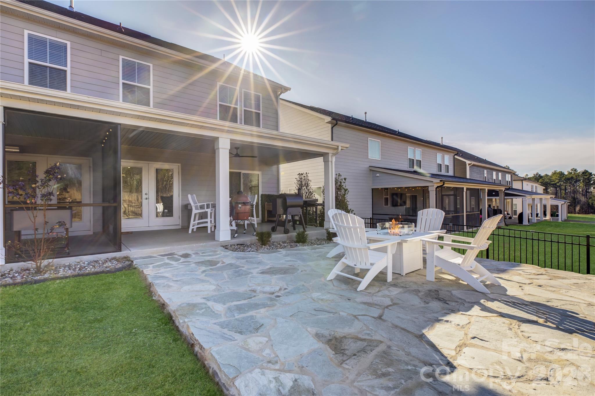 Lakeside Glen - Residential