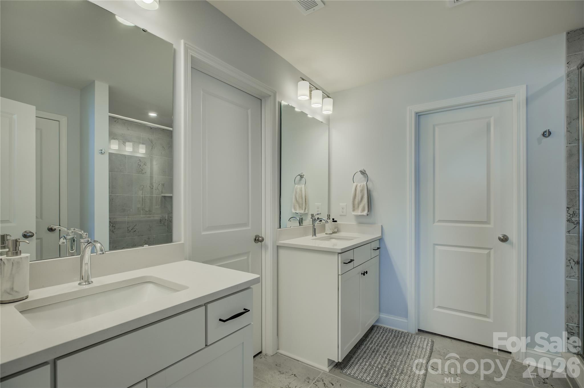 Lakeside Glen - Residential