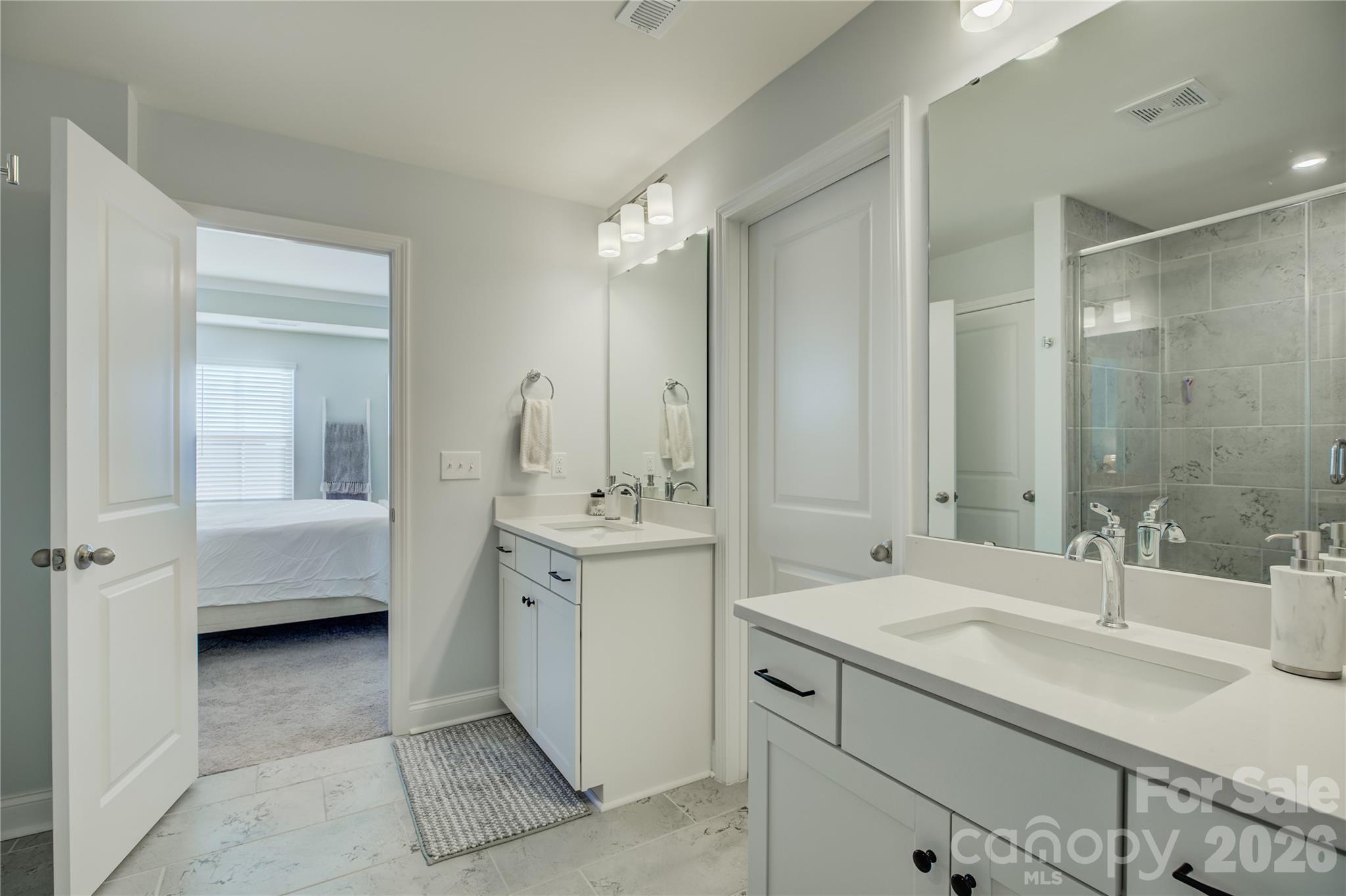 Lakeside Glen - Residential