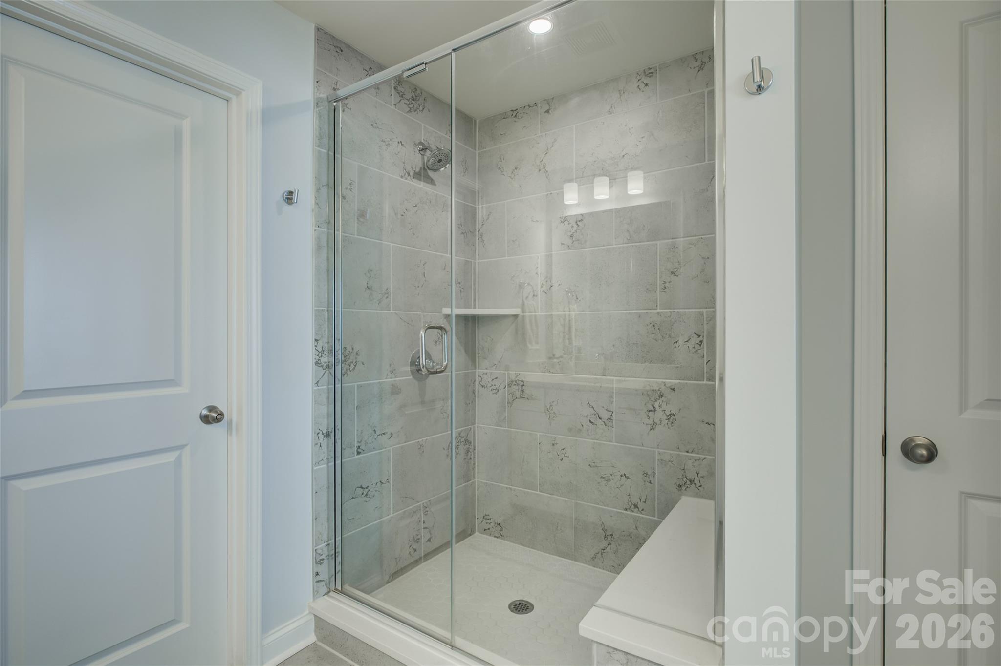 Lakeside Glen - Residential