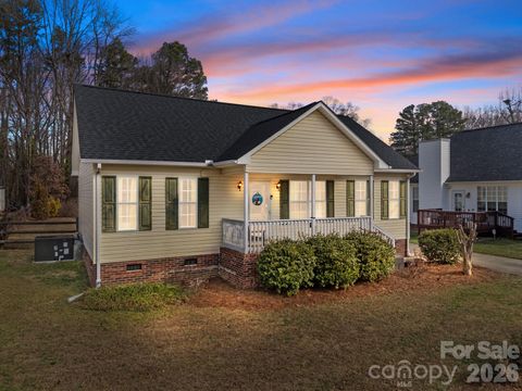 1547 Tammy Court Kannapolis NC 28083