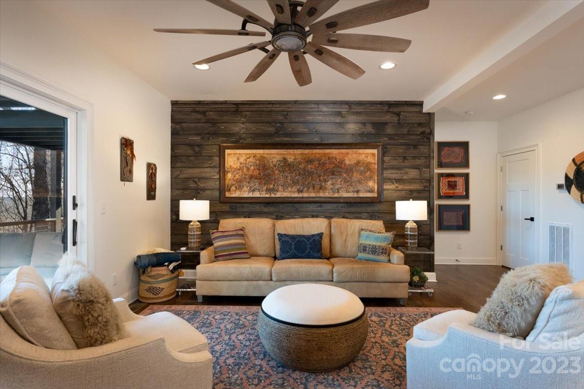 Connestee Falls - Residential