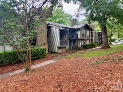 Photo of 5024 Sardis Road #I, Charlotte, NC 28270 (MLS # 4392912)