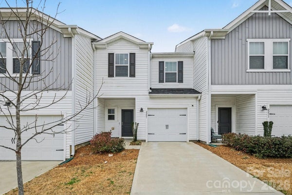 2207 BELTERRA DR, CHARLOTTE, NC 28216 - Image f25d8fe8ae2d4c39b7f6a67419c416d0/216631194