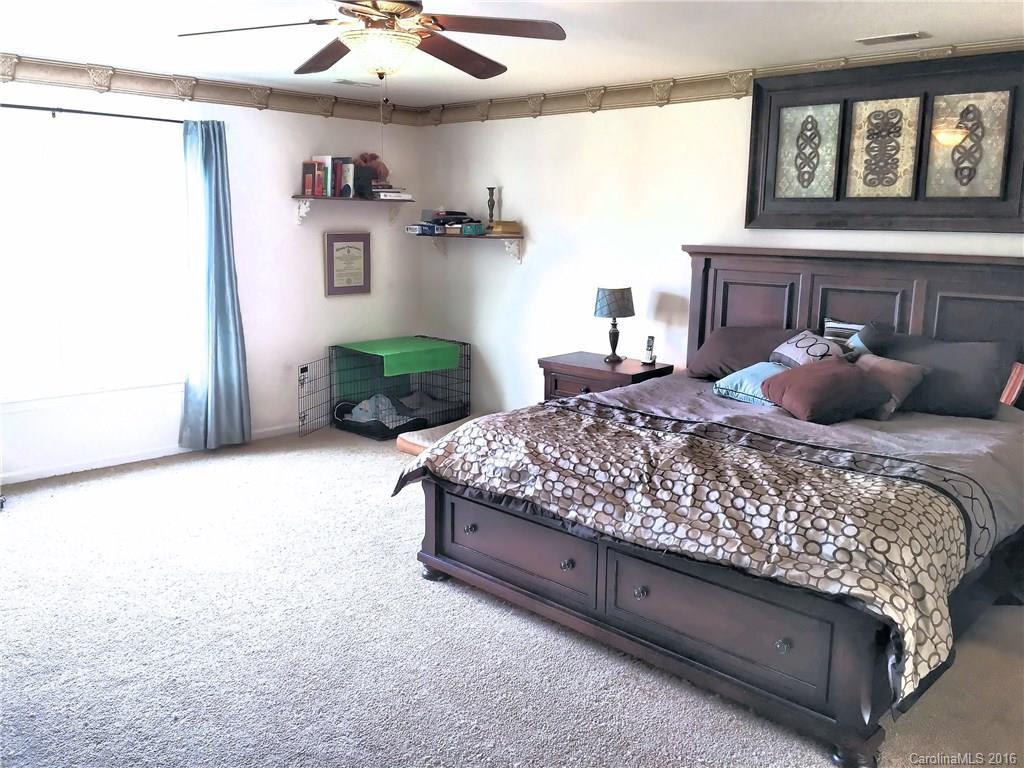 Sandy Pointe - Residential