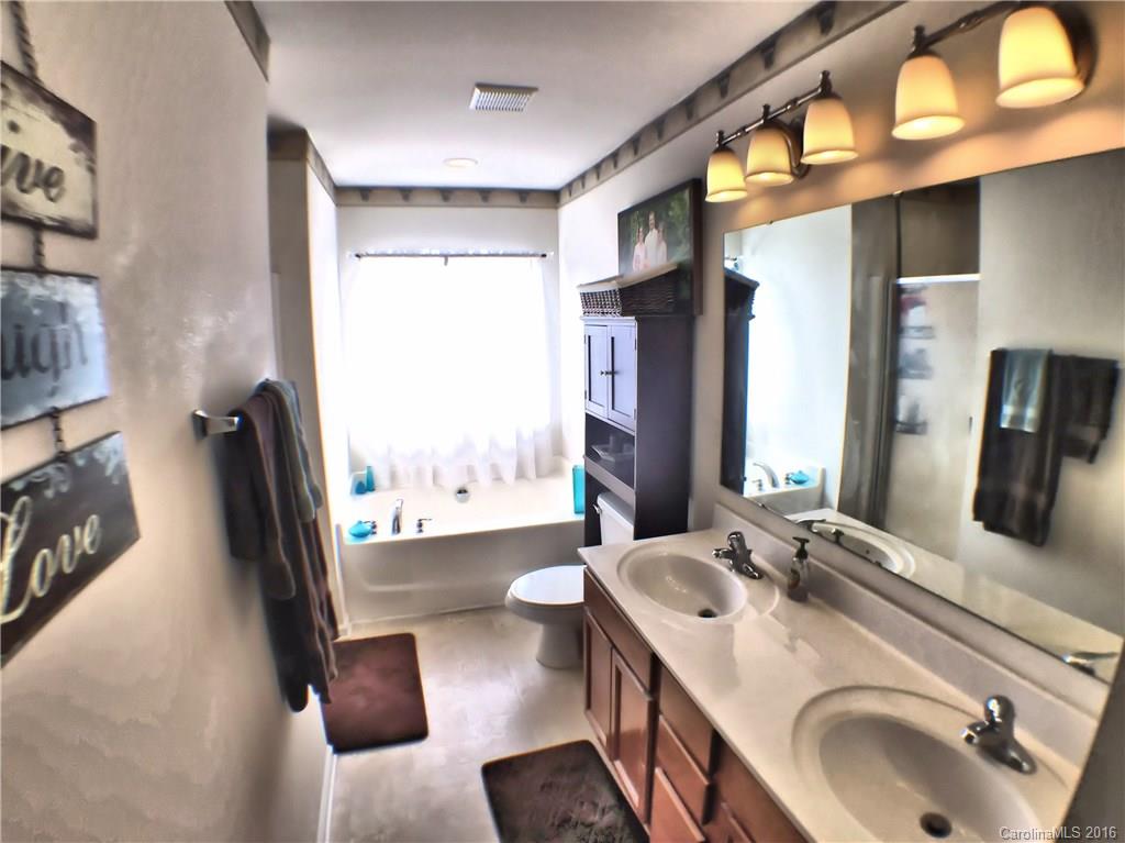 Sandy Pointe - Residential