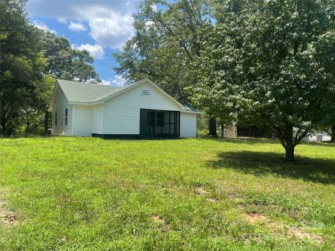576 Morrow Motor Road Forest City NC 28043