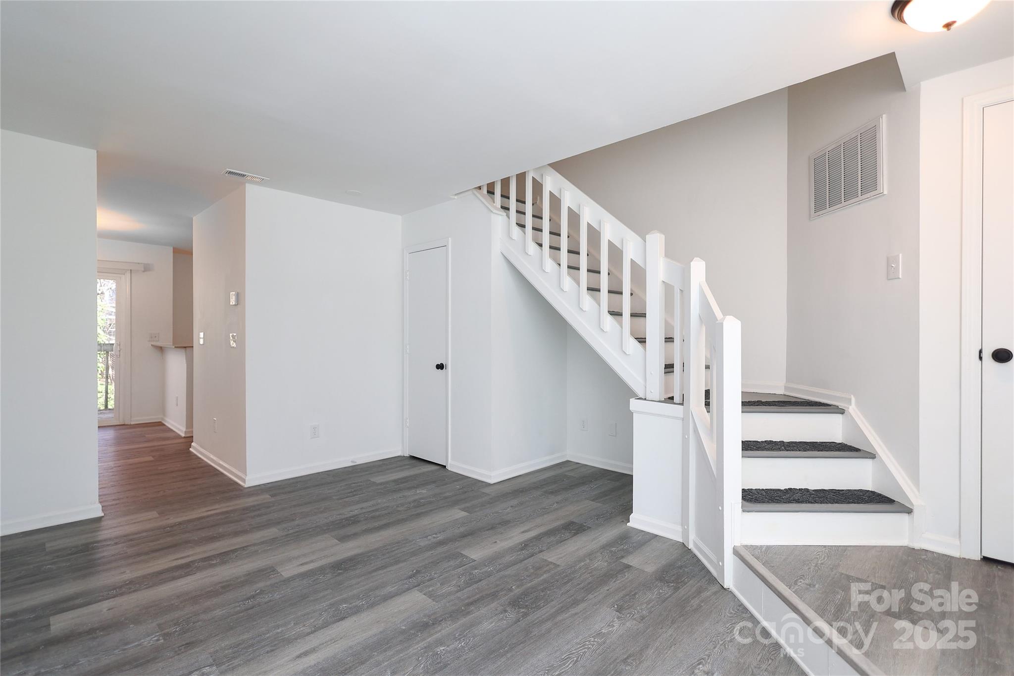 6423 Windsor Gate Lane