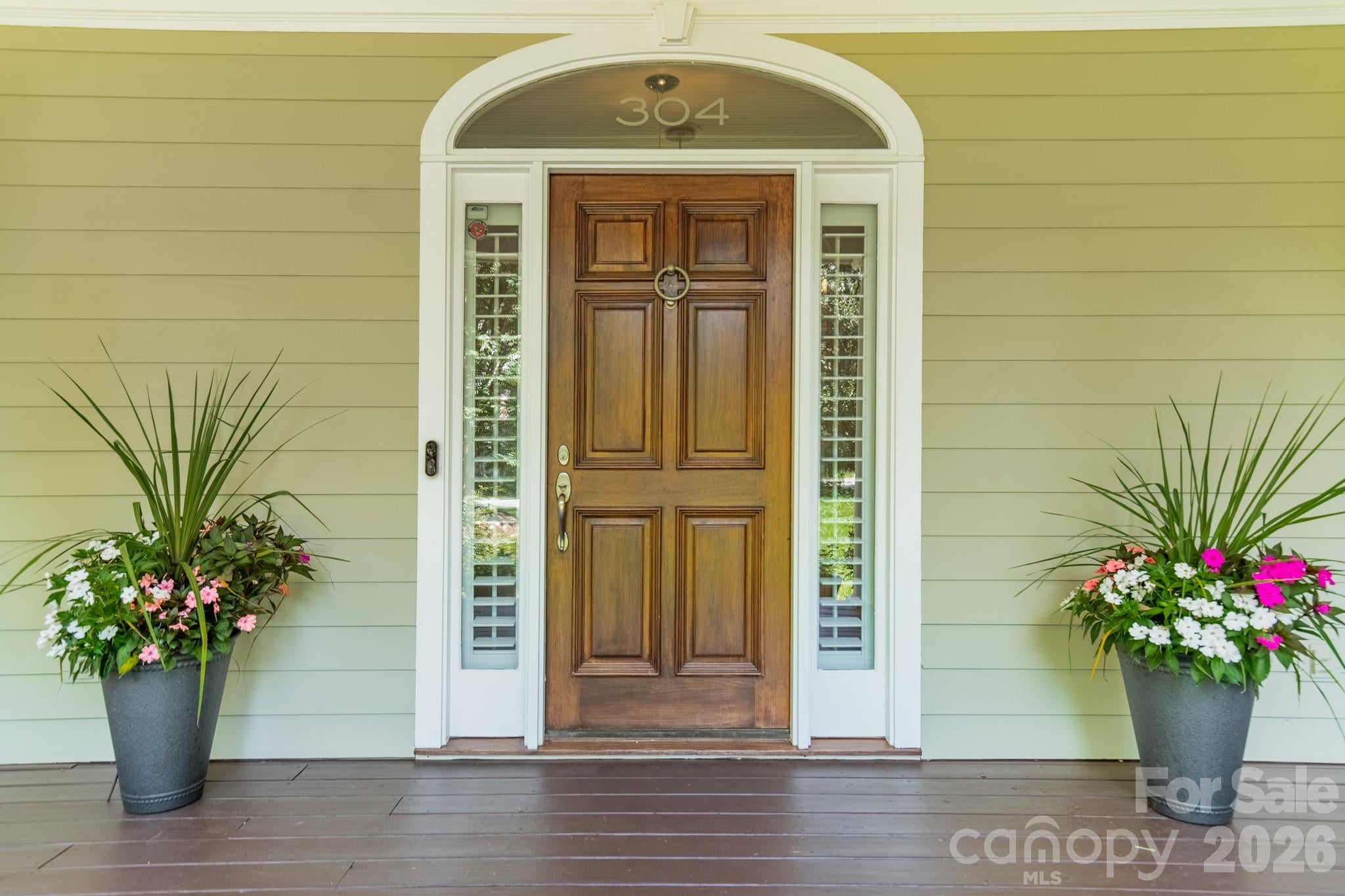 304 S Canterbury Road