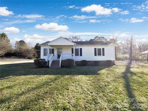 4748 Hickory Grove Road Mount Holly NC 28120