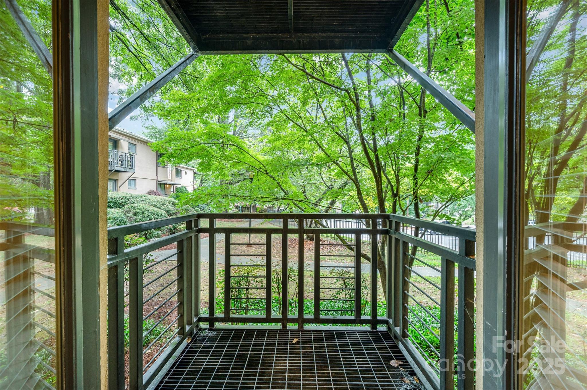 207 N Dotger Avenue C14