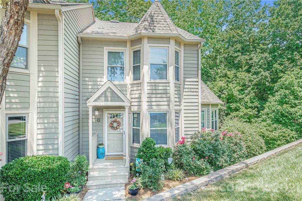 Queens Harbor - Residential