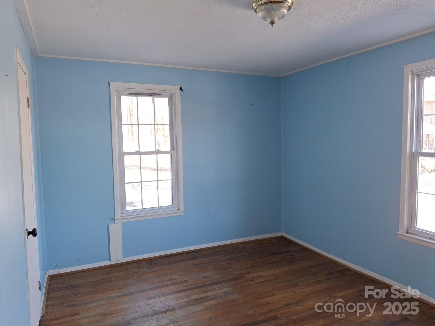 Asheville, North Carolina 28806, United States, 2 Bedrooms Bedrooms, ,1 BathroomBathrooms,Residential,Under Contract,49758