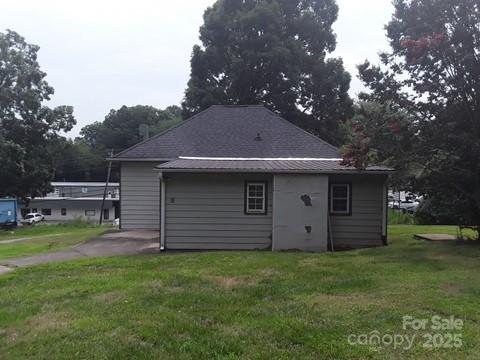 Asheville, North Carolina 28806, United States, 2 Bedrooms Bedrooms, ,1 BathroomBathrooms,Residential,Under Contract,49758