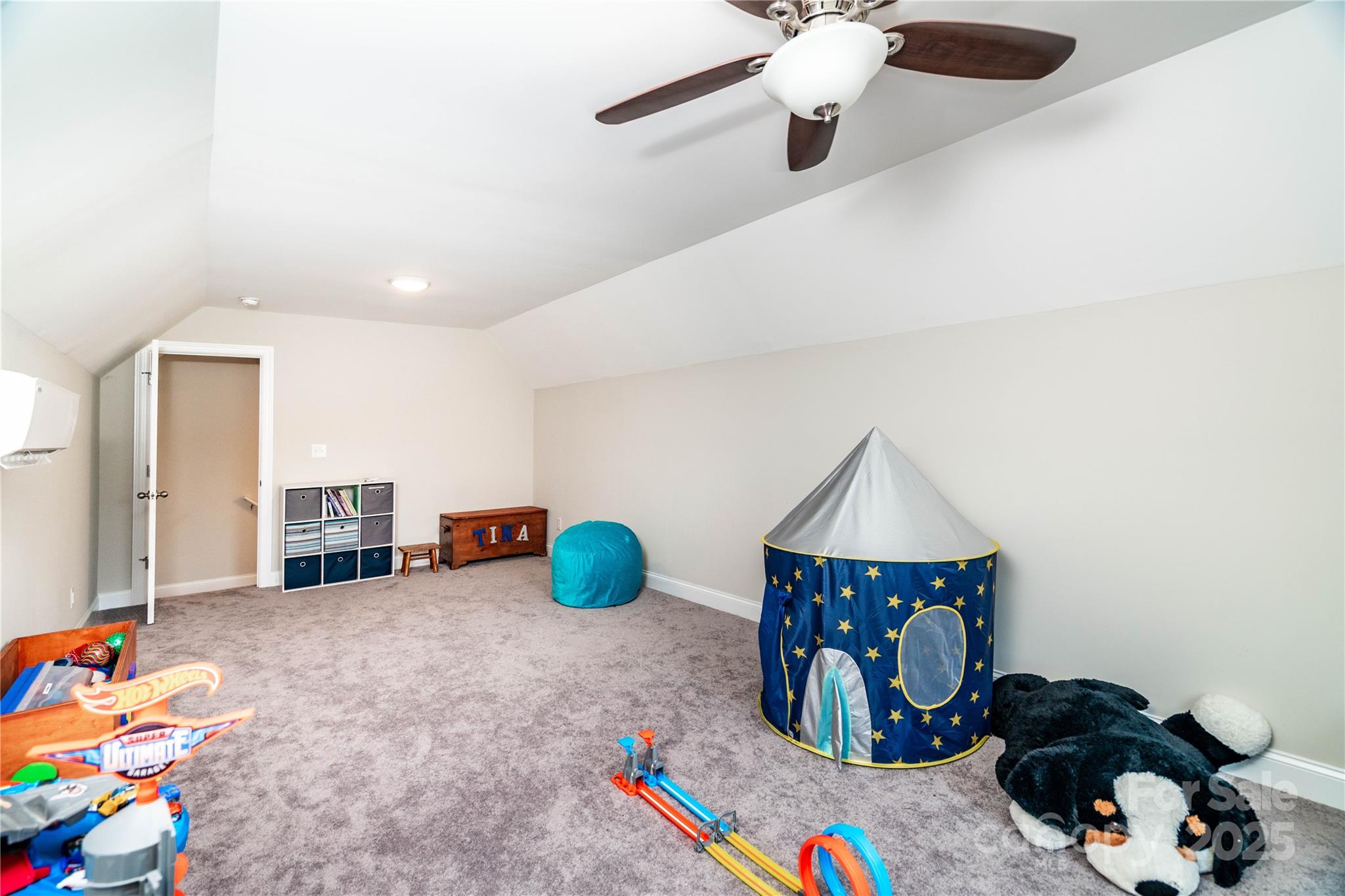 Dutchman Trails - Residential