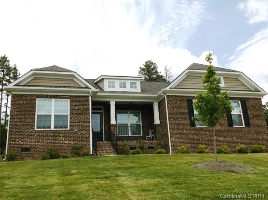 Better then new-hardly lived in! Fabulous split BR with spacious master suite, open floorplan with breakfast bar/granite. Separate laundry room. 4th BR could be used as bonus. Formal LR & DR, deck & patio with firepit. Must see in Miller Pond